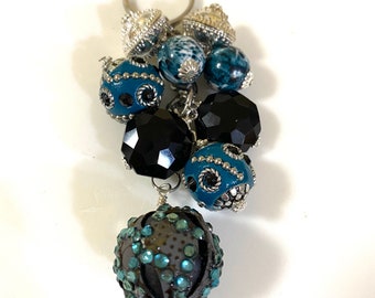 Llavero con cuentas de color verde azulado brumoso, dije para bolso, llavero, dije para bolso, adorno para bolso, dije para bolso, joyería para bolso