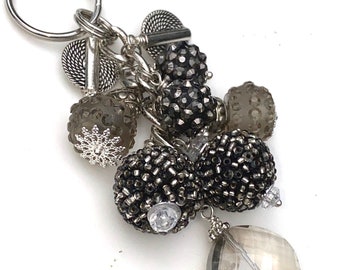 Llavero con cuentas de Noche Nublada / Charm para bolso / Llavero / Llavero para bolso / Adorno para bolso / Charm para bolso / Joya para bolso