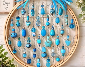 Atrapasueños azul turquesa con cuentas, 23 cm, decoración de ventana hecha a mano, más de 100 cuentas, atrapasueños bohemio.