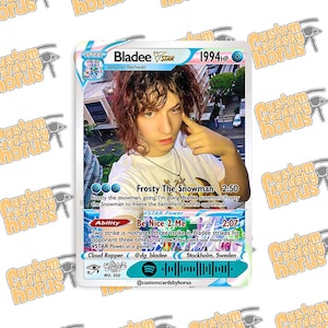 Tarjeta holográfica coleccionable de Bladee Icedancer: rara pieza de rap underground, fan art de Drain Gang, edición limitada con estética brillante.