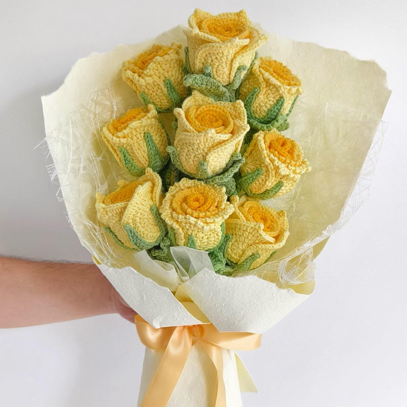 Red Crochet Rose Bouquet - Handmade Valentine's Day Gift for Her - Etsy