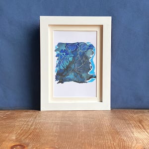 Mini-Druck, Cyanoterritories 2 (Rhabarber Blatt 2), 4 x 6 Wandbild, blau türkise Kunst, moderne Wandkunst, kleines Aquarell, Kunst in Postkartengröße