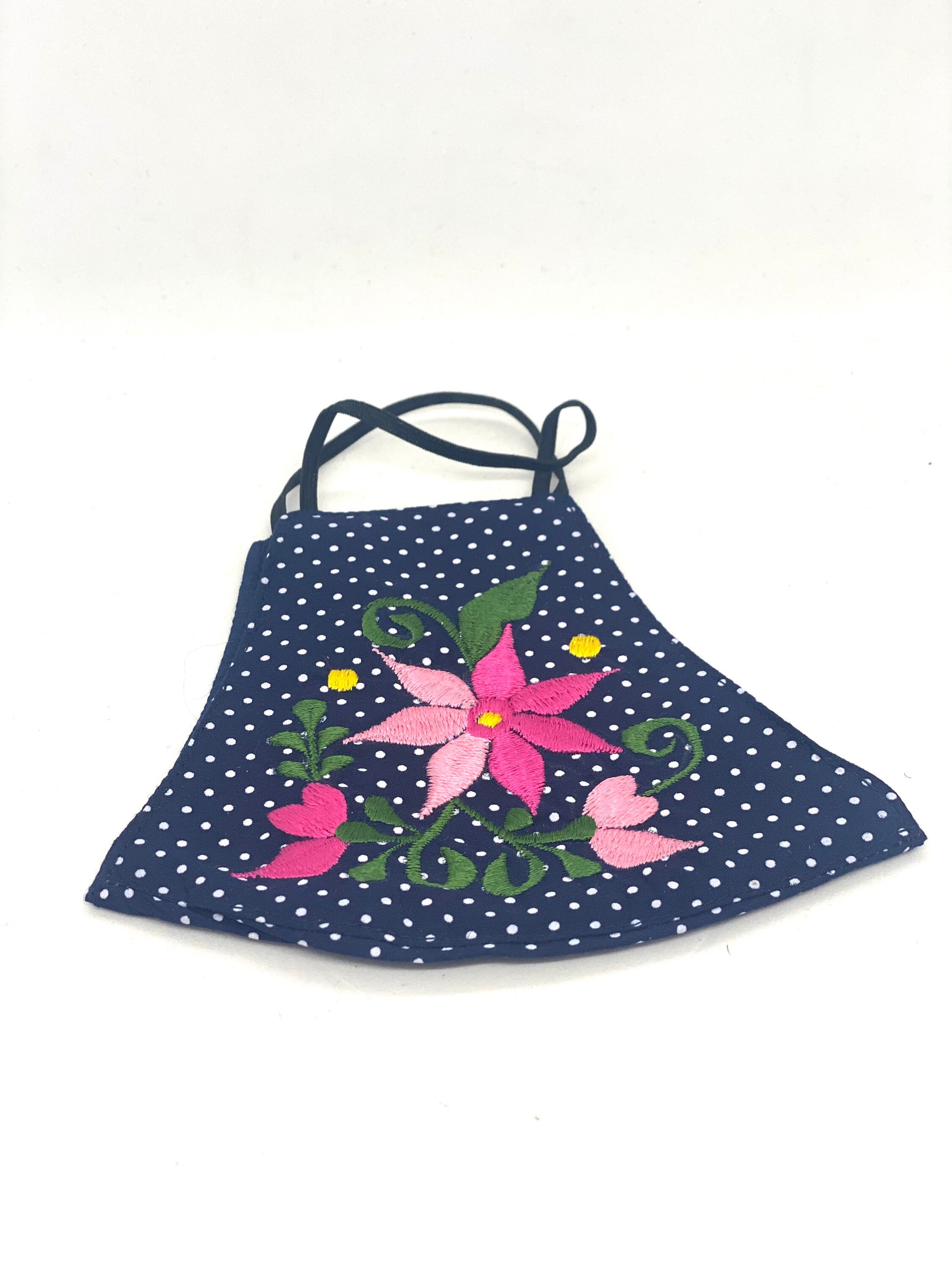 ネイビーブルーの水玉模様の刺繍入りフェイスマスク 花柄 ハンドメイド