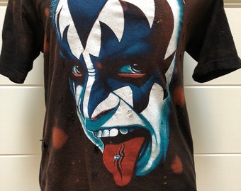 Vintage Kiss Distressed Tshirt