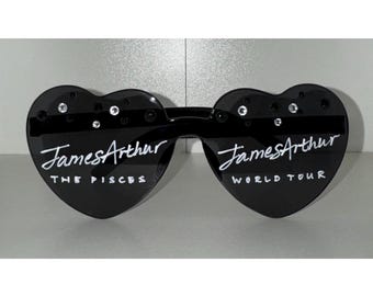 Fendi Black and White Heart-Shaped Sunglasses Fendi | Accessories | Fendi Black And White Heartshaped  main image 4