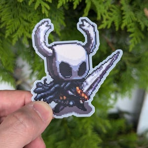 Adesivo Pixel Hollow Knight / Decalcomania in vinile opaco resistente ai raggi UV e ai graffi / Ispirato al famoso gioco indie