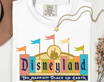 Camiseta Comfort Colors Disneyland Est. 1955, camiseta vintage de Disneyland, camisetas retro de Disney, camiseta retro de Disney, camiseta familiar de Disney
