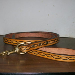Leather Dog Leash with Oval Pattern