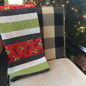 Christmas Lap Quilt - Dr. Seuss&#39;s How the Grinch Stola Christmas