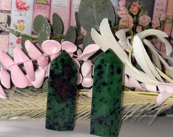 Ruby Zoisite-toren "The Protector of Hearts"