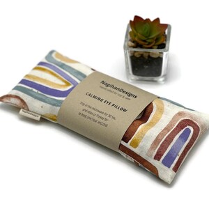 Lavender Flaxseed Eye Pillow, Weighted Acupressure & Aromatherapy Eye Mask for Meditation Yoga and Relaxation, Washable Pillow Cover