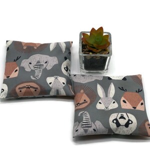 Washable Cover Kids Small Size 4.5 x 4.5 Hot / Cold Pack, Microwaveable Boo Boo Pack, Stress and Natural Pain Relief, Ouchie Pad, Kids Size