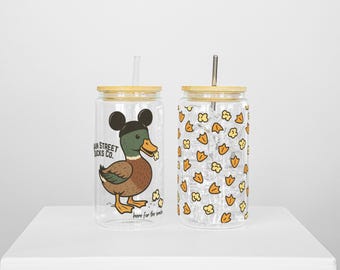 Disney Duck Glass Tumbler | Magic Kingdom Sipper Cup, 16 oz