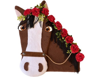 Horse wreath attachment and wall decor with large eyes and eyelashes, Derby horse winner with red roses, horse head with genuine leather