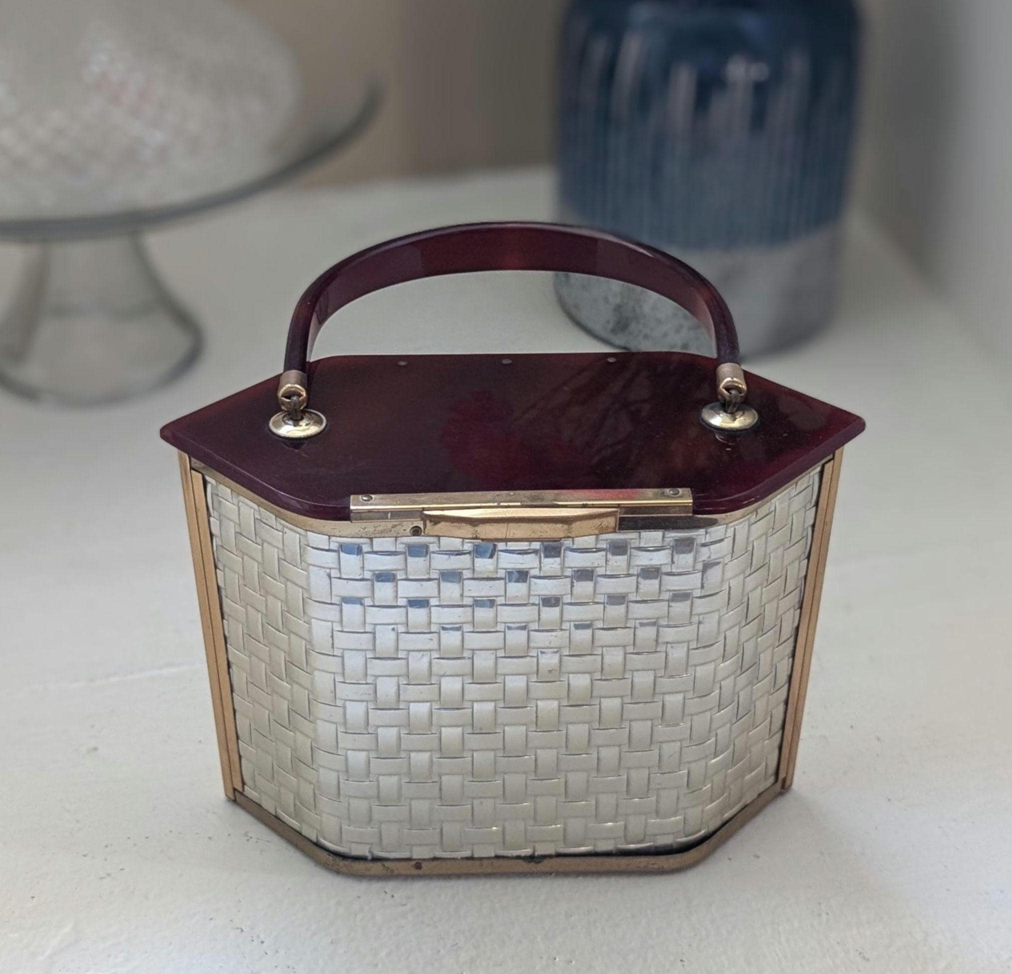 ★SCULPTOR★ Granny Lucite Handle Bag Ivory SC24S516IV Granny Lucite Handle Bag Ivory – Sculptor