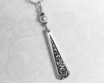 Collier cuillère, pendentif manche de cuillère, collier de perles blanches, « Tanger » 1969, bijoux en argenterie