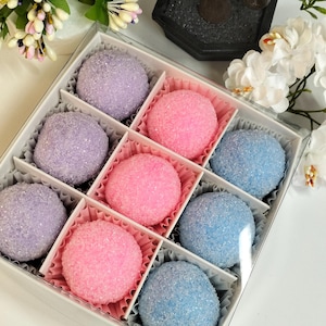Sugar Scrub Gift Set – 9 Handmade Pastel Exfoliating Balls for Body & Hands – Spa Gift for Her, Skin Softening Self-Care Treat