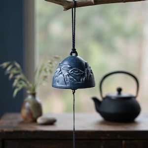 Carillon éolien japonais en fonte, fourrure ondulée bleu indigo
