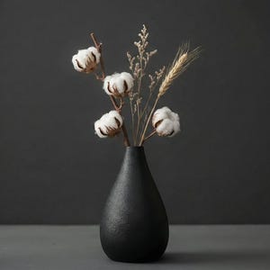 Piccolo vaso in ceramica nera – Decorazione per la casa di ispirazione giapponese