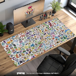 All Gen Pokémon Sticker Style Mauspad - Kanto bis Galar Gaming Schreibtischmatte, Pikachu Mauspad, Anime Geschenk für Gamer