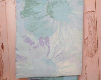 Plat laken uit de jaren 80 met bloemen | Stylesheet Laura Ashley pastelblauw groen paars | 260 x 220 cm | Gemaakt in Groot-Brittannië