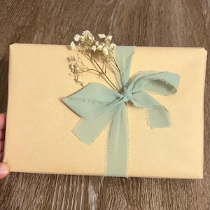 Blind Date with a Book - Bookish Gifts - Personalized Book - Book Lover Gifts - Romance - Romantasy - Thriller - Booktok - Cute Gift Idea