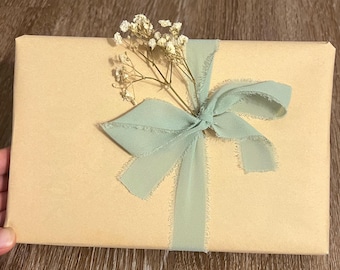 Encontro às Cegas com um Livro - Presentes Literários - Livro Personalizado - Presentes para Amantes de Livros - Romance - Romantismo - Suspense - Booktok - Ideia de Presente Fofo