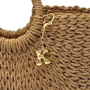 Vergoldeter Monogramm-Taschenanhänger / Taschenanhänger für den Schlüsselbund
