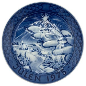 1975 Julen Christmas Plate – Grande Porcelain of Copenhagen – Danish Blue & White Decor