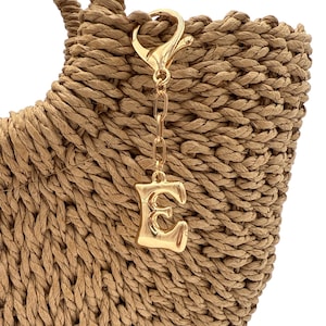 Gold-Dipped Bubble Letter &quot;E&quot; Monogram Bag Charm – Trendy Initial Keychain Accessory