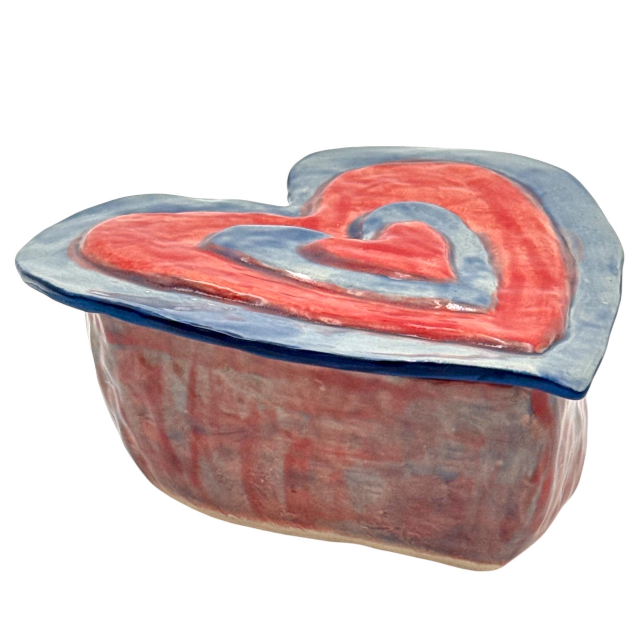 犬 陶器 ハートボックス | 手作り 陶器 蓋付き 記念品 | レッド