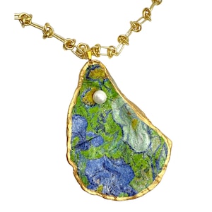 Collana fatta a mano con conchiglia di ostrica in stile decoupage ispirata a Van Gogh / Catena da 30" placcata in oro / Bordi in foglia d'oro 18 carati / Pezzo unico dalla Florida