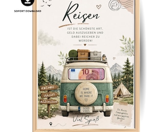 Può includere: Una stampa da parete incorniciata raffigurante un camper vintage con una banconota da dieci euro nel lunotto posteriore. Il testo recita Reisen ist die schönste Art, Geld auszugeben und dabei reicher zu werden, Home is where we park it e Good Vibes.