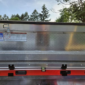 Uppgraderad uppsättning med 2 nivåhållare kompatibla med Weatherguard-krysslåda - version 2.0