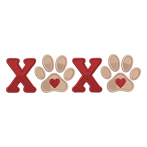 Puede incluir: Diseño bordado con dos letras "X" rojas que flanquean dos huellas de patas. Cada huella tiene un corazón en el centro. El diseño utiliza tonos rojos, beige y blanco, perfecto para los amantes de las mascotas.