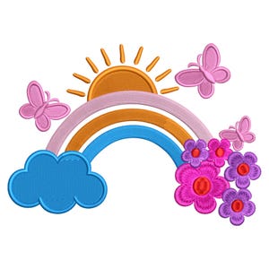 Puede incluir: Diseño bordado con un arcoíris, sol, mariposas y flores. El arcoíris tiene arcos rosas, naranjas y azules. El sol es naranja con rayos amarillos, y las mariposas y flores son rosas y moradas.