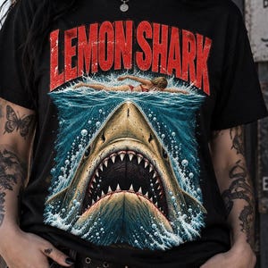 レモンシャークシャツ、バハマシャークグラフィックTシャツ、海洋生物学ギフト、サメ科学者シャツ、スキューバダイバーギフト、熱帯海洋Tシャツ