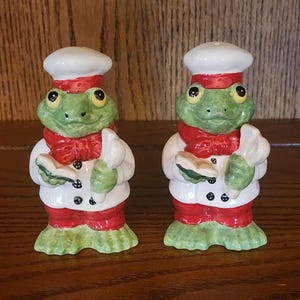 Vintage Frog Chef Salt & Pepper Shakers