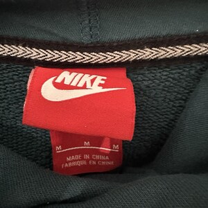 Felpa con cappuccio Nike da donna, collo a imbuto medio, verde, in pile, abbigliamento sportivo Y2K, logo Nike immagine 4