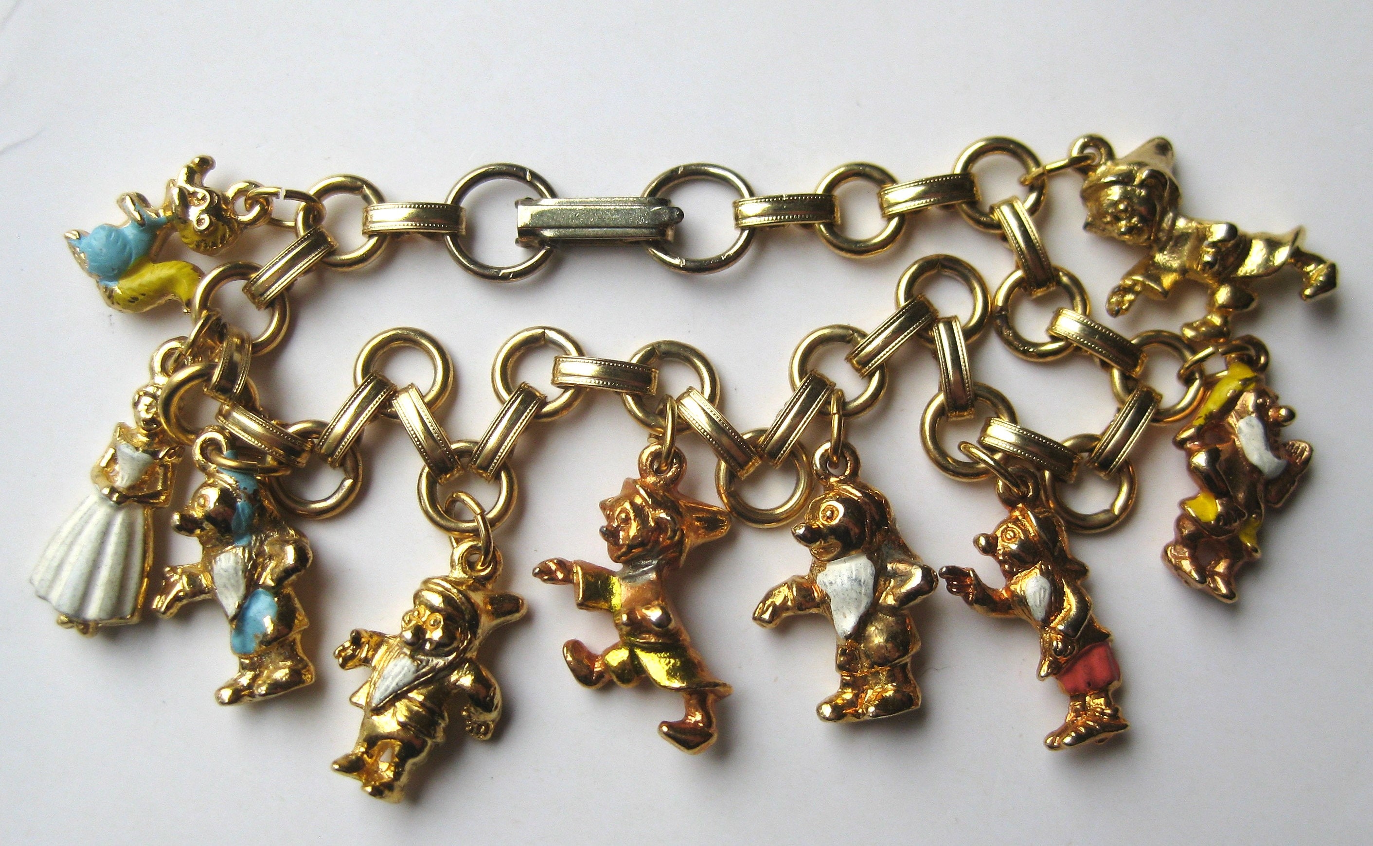 Vintage 60s Walt Disney Productions Gold Snow White Vintage 60s Walt Disney Productions Gold Snow White
