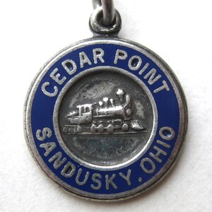 Charm de recuerdo de plata esterlina con esmalte azul de Cedar Point, Sandusky, Ohio, estilo vintage.