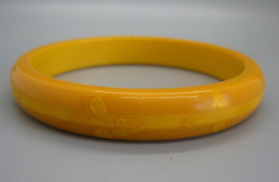 Vintage 40s Egg Yolk Yellow Bakelite Bangle Brace… - image 5