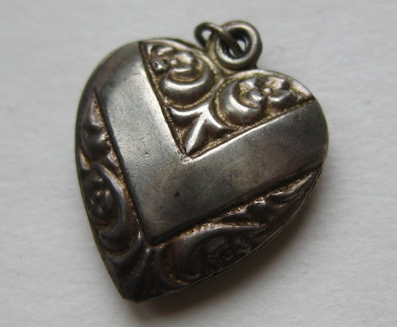 Vintage Charm Sterling Silver V for Victory Repous