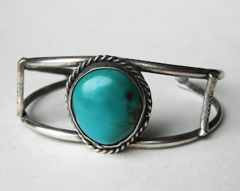 Navajo （ナバホ）ターコイズ シルバーカフブレスレット ナバホ族：キングマン ターコイズ カフブレスレット - PINE☆FIELD