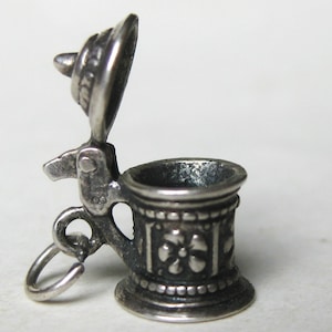 Vintage Charm Silber 800er Silber Mechanisches Bier Stein Armband Charm Öffnet sich