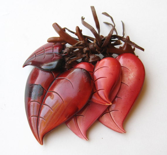 Vintage 40s Autumn Leaves Red Celluloid Dangle Pin