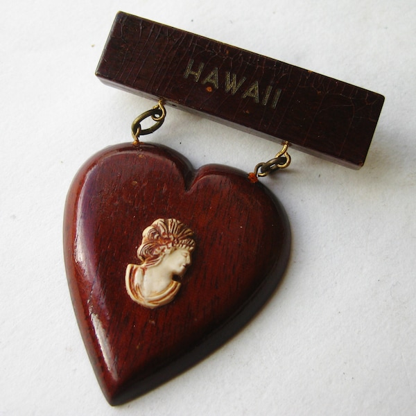 Vintage 40s Hawaii Carved Wooden Heart Novelty Souvenir Brooch Pin