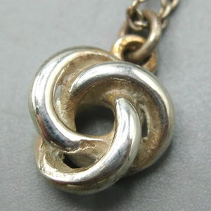 Vintage Astri Holthe Norway Sterling Silver Knot Norwegian Necklace Pendant & Chain