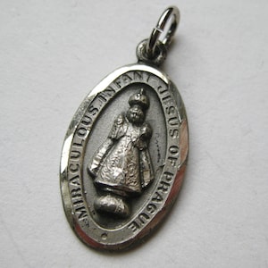 Vintage Sterling Silver Miraculous Infant Jesus of Prague Catholic Medal Necklace Pendant