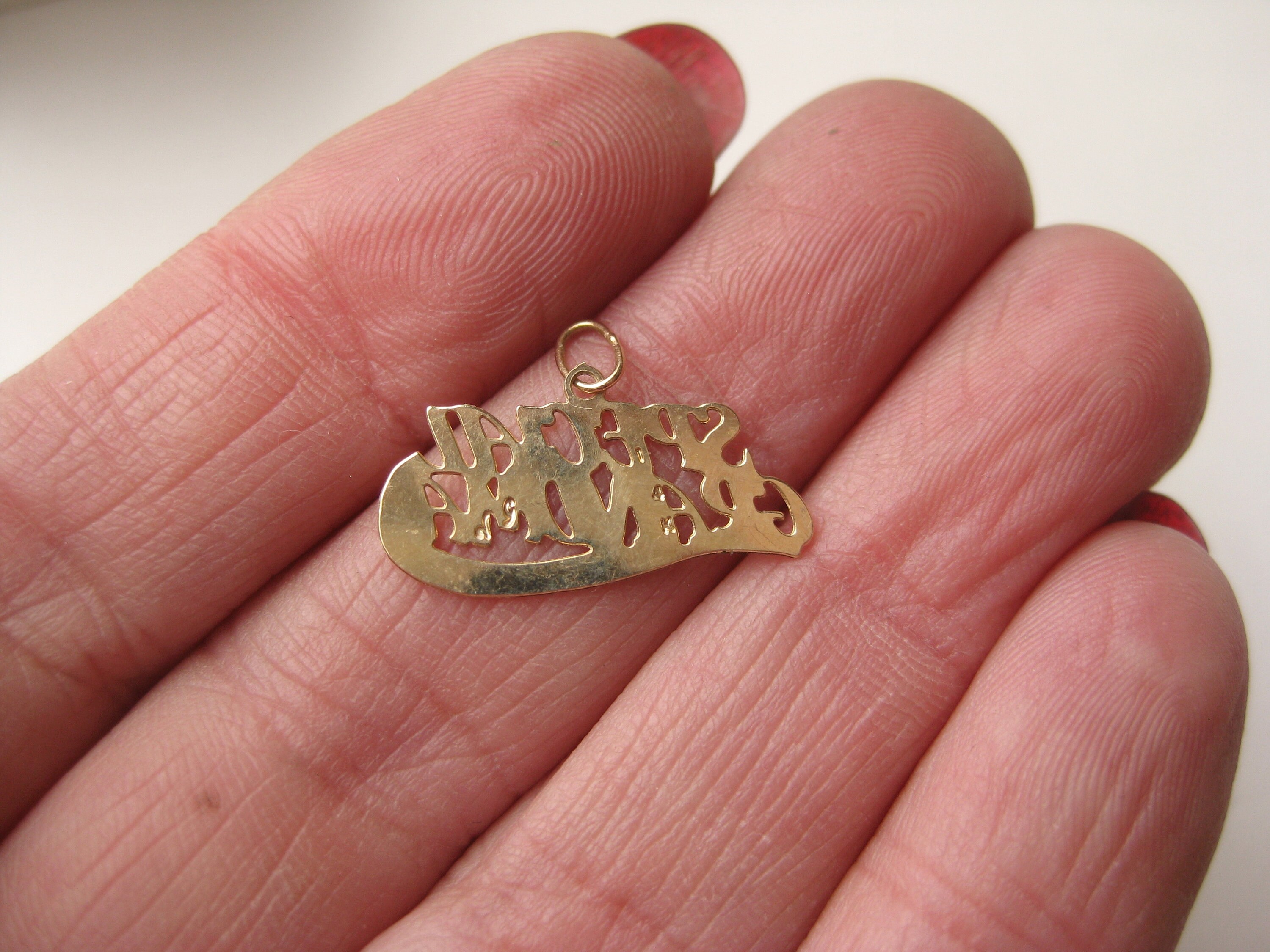 Vintage Charm 14k Gold Special Grandma Necklace Pendant